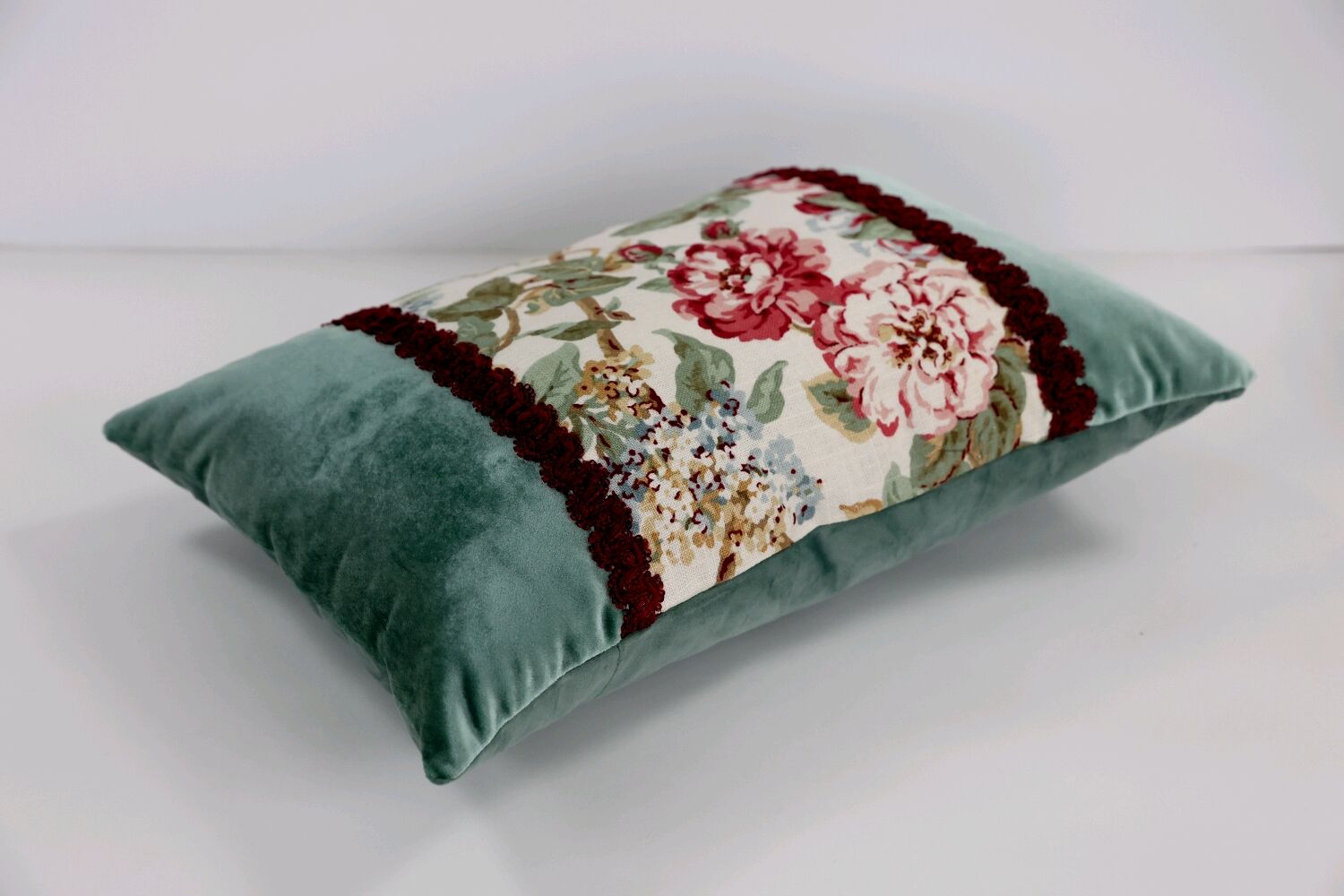Подушка декоративная "Сад роз" в интернет-магазине Ярмарка Мастеров по ...