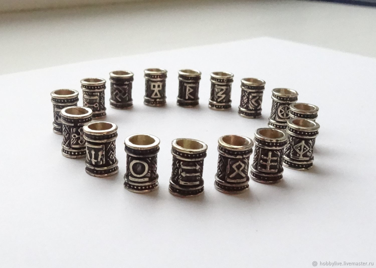 Бусина бронзовая с ясенем. Бусины для браслета пандора. Шармы обереги. Шармы славянские обереги на браслет. Браслет с шармами серебро.