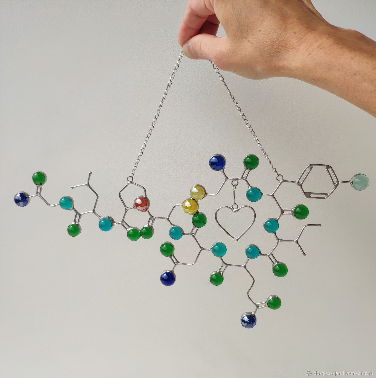 Молекула Окситоцина, витражная интерьерная подвеска в интернет-магазине  Ярмарка Мастеров по цене 5000 ₽ – U6NW6RU | Модели, Москва - доставка по  России