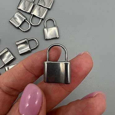 Аксессуары ручной работы. Ярмарка Мастеров - ручная работа Подвеска замочек. Handmade.