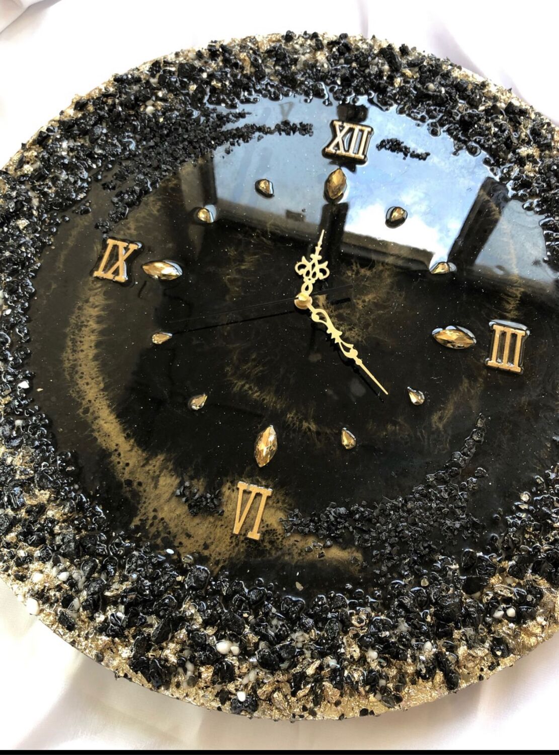 Часы камень