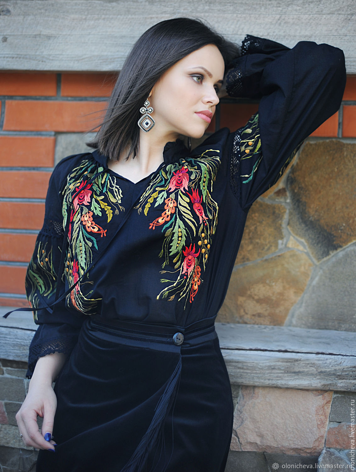 Embroidered blouse 