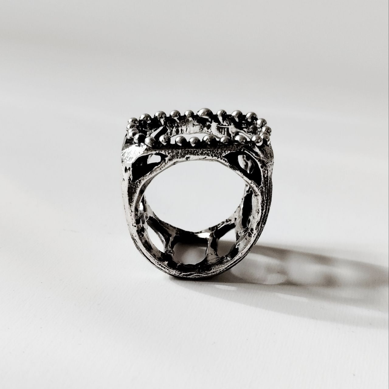 Продать кольцо спб. Кольцо фактурное серебро. Кольцо санкт-петербург серебро. Кольцо рим. Перстень рим.