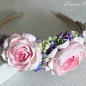 Букет невесты с розами, фрезией  и бутоньерка