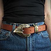 Straps: leather belt