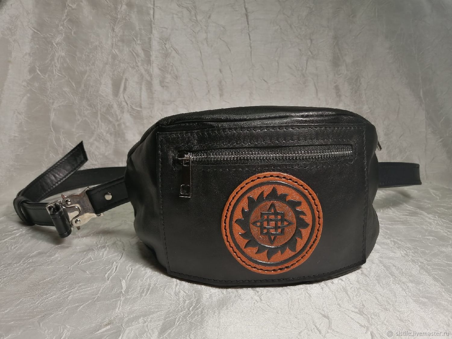 Сумка мужская, на пояс. Изделия из кожи. СКСтиль. Славянские руны в ...