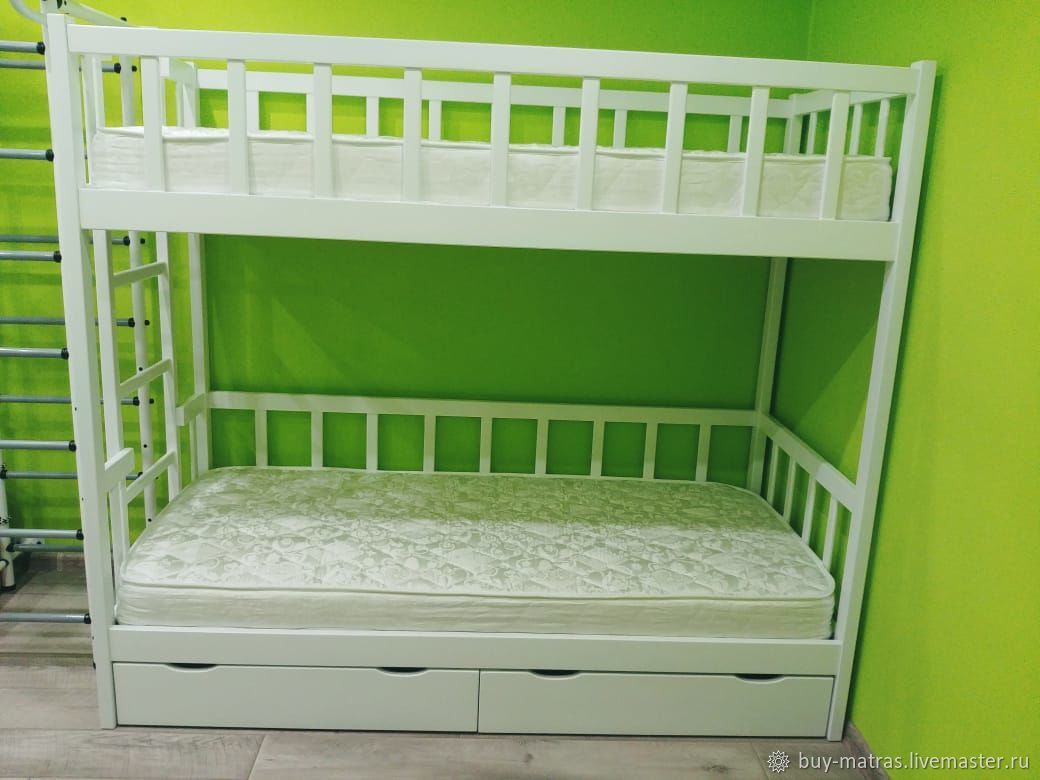 Двухъярусные детские кровати с лестницей из ящиков