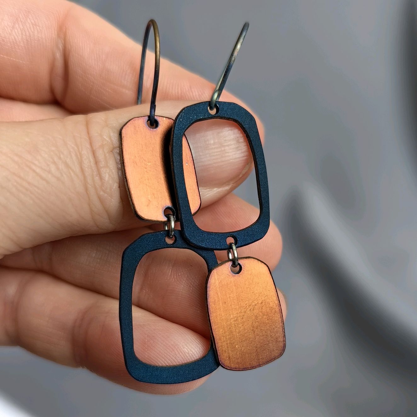 Серьги из титана Геометрия в сине-рыжем купить в интернет-магазине ...