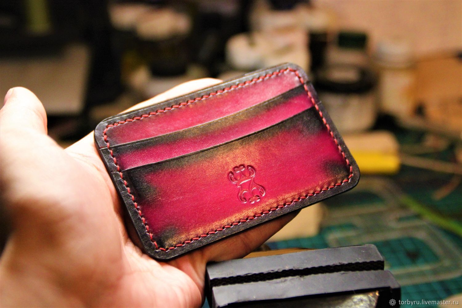 картхолдер leather manufact. картхолдер чехол черный тинькофф. картхолдер в подарок. картхолдер или кардхолдер. карточница визитница тинькофф.