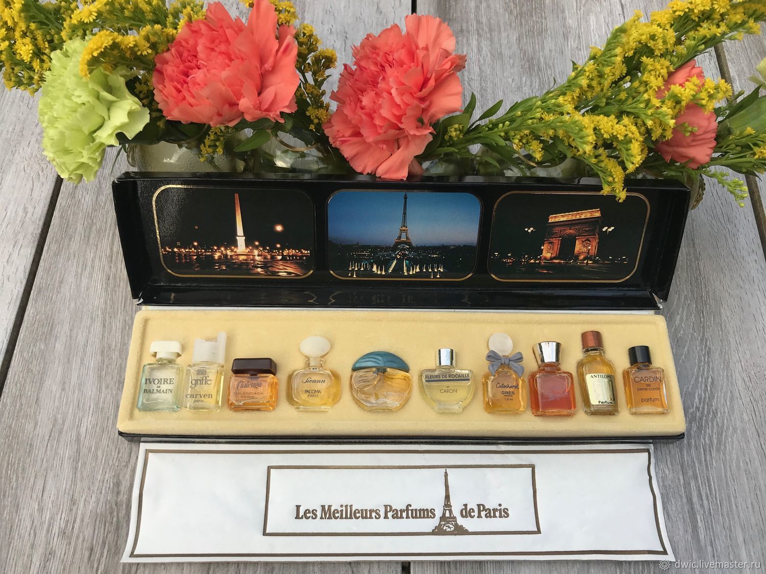 Парфюм де париж интернет магазин. Набор духов les meilleurs Parfums de Paris. Миниатюры духов. Набор духов миниатюр.