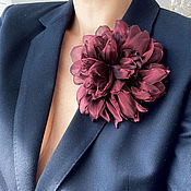 Аметистовая брошь, цветок из ткани