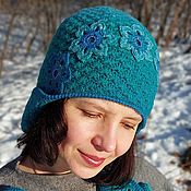 Аксессуары handmade. Livemaster - original item Women`s ushanka hat and knitted warm mittens made of 100% wool Emerald. Handmade.