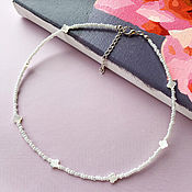Белое колье (ожерелье) из бисера с жемчужными бусинами