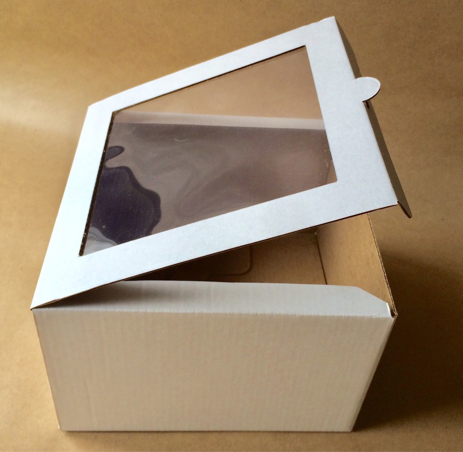 Коробка с прозрачным окном МГК, 16х16х10 см