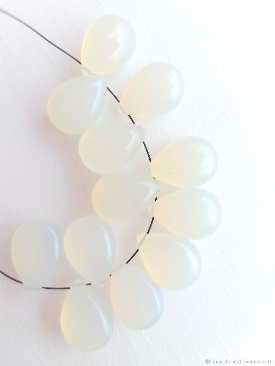 Халцедон натуральный белый, бриолет гладкая груша купить в интернет ...