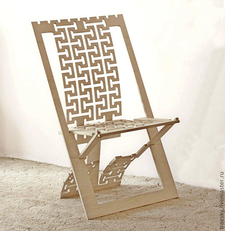 Деревянный стул для девочек