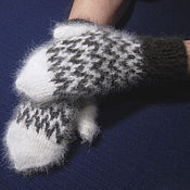 Аксессуары handmade. Livemaster - original item Women`s knitted mittens White and Black. Handmade.