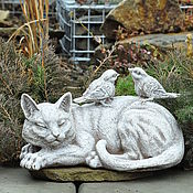 Для дома и интерьера handmade. Livemaster - original item Molly the Cat with Birds on Her Back Concrete Garden Decor. Handmade.