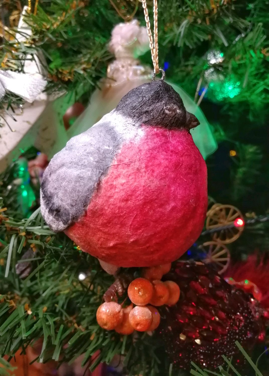 Снегирь из ваты