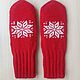 Заказать RussianSocks Варежки красные новогодние со снежинкой теплые рукавички. RussianSocks ВЯЗАНЫЕ НОСКИ ВАРЕЖКИ. Ярмарка Мастеров. . Варежки Фото №3