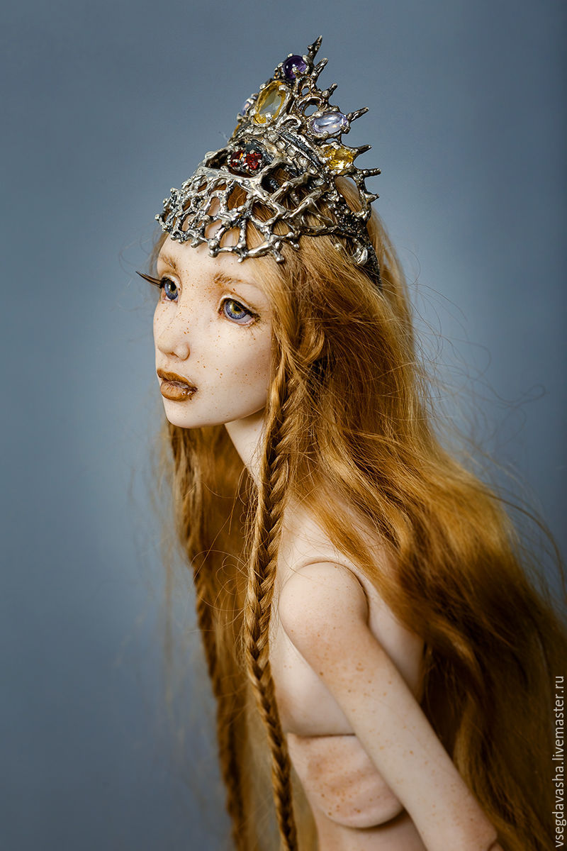 Фарфоровая шарнирная кукла Агния из коллекции "Timeless treasures" в ...