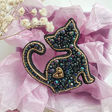 Брошь "Кошечка с сердечком". . Украшения ручной работы - Ярмарка Мастеров Украшения ручной работы. Ярмарка Мастеров - ручная работа Брошь "Кошечка с сердечком". Handmade.
