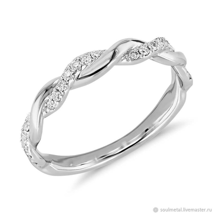 Обручальное кольцо из белого золота с одним бриллиантом