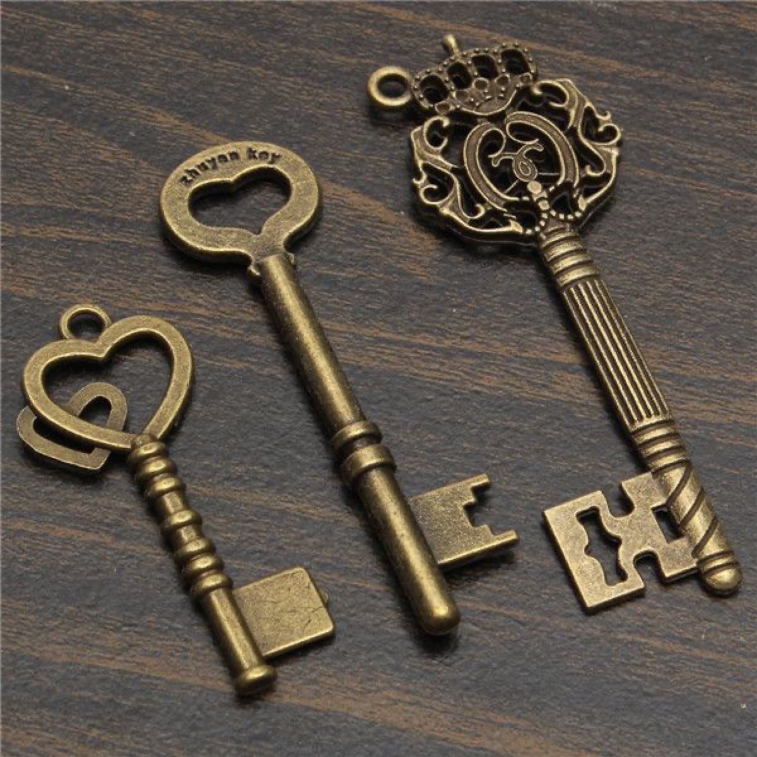 Ключ дверной старинный
