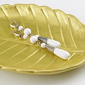 White pearl bunch pendant