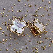 Trendy gold poussette earrings with pink mother-of-pearl and diamonds