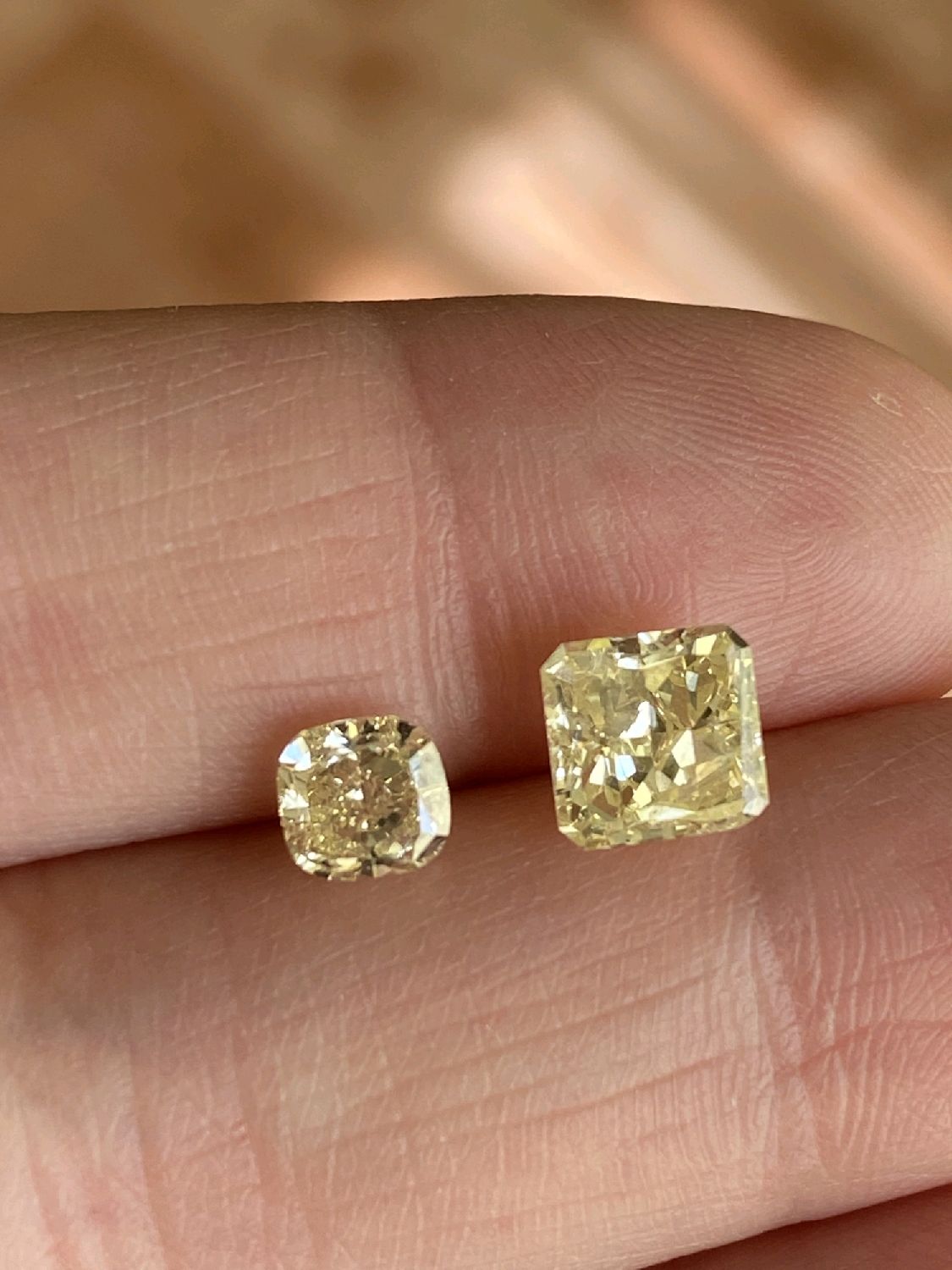 Желтый бриллиант