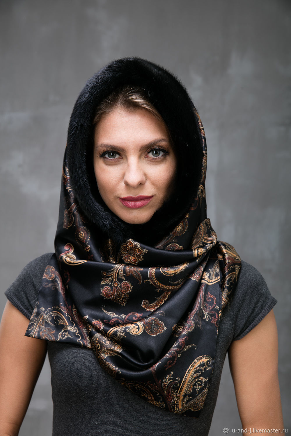 Купить шарфы женские из меха по лучшей стоимости: доставка по всей России