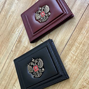 Сувениры и подарки ручной работы. Ярмарка Мастеров - ручная работа Кожаная обложка для удостоверения! Ручная работа, герб бронза. Handmade.