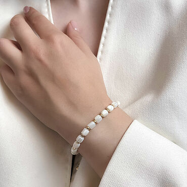 Браслет из натурального перламутра «Молочный путь». mataevjewelry. Браслет из бусин ручной работы - Ярмарка Мастеров Браслет из бусин ручной работы. Ярмарка Мастеров - ручная работа Браслет из натурального перламутра «Молочный путь». Handmade.
