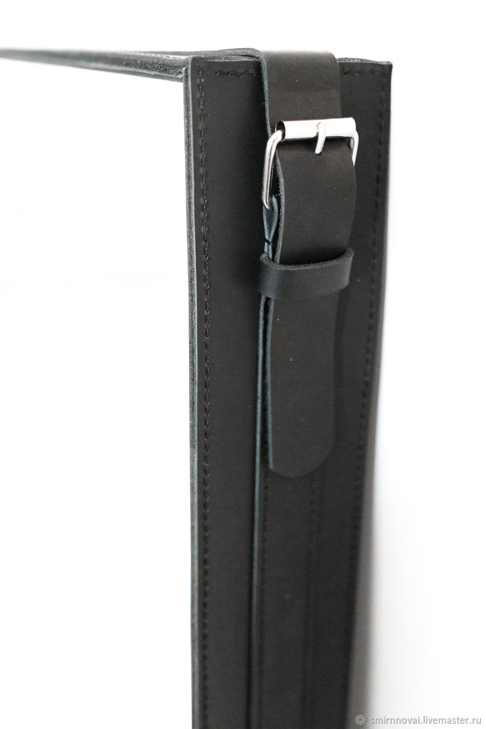 Зеркало в кожаной раме в интернет-магазине Ярмарка Мастеров по цене ...