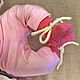 Мягкие шерстяные носочки для новорожденного на завязках, связаны спицами из 100%-ной натуральной мериносовой шерсти.