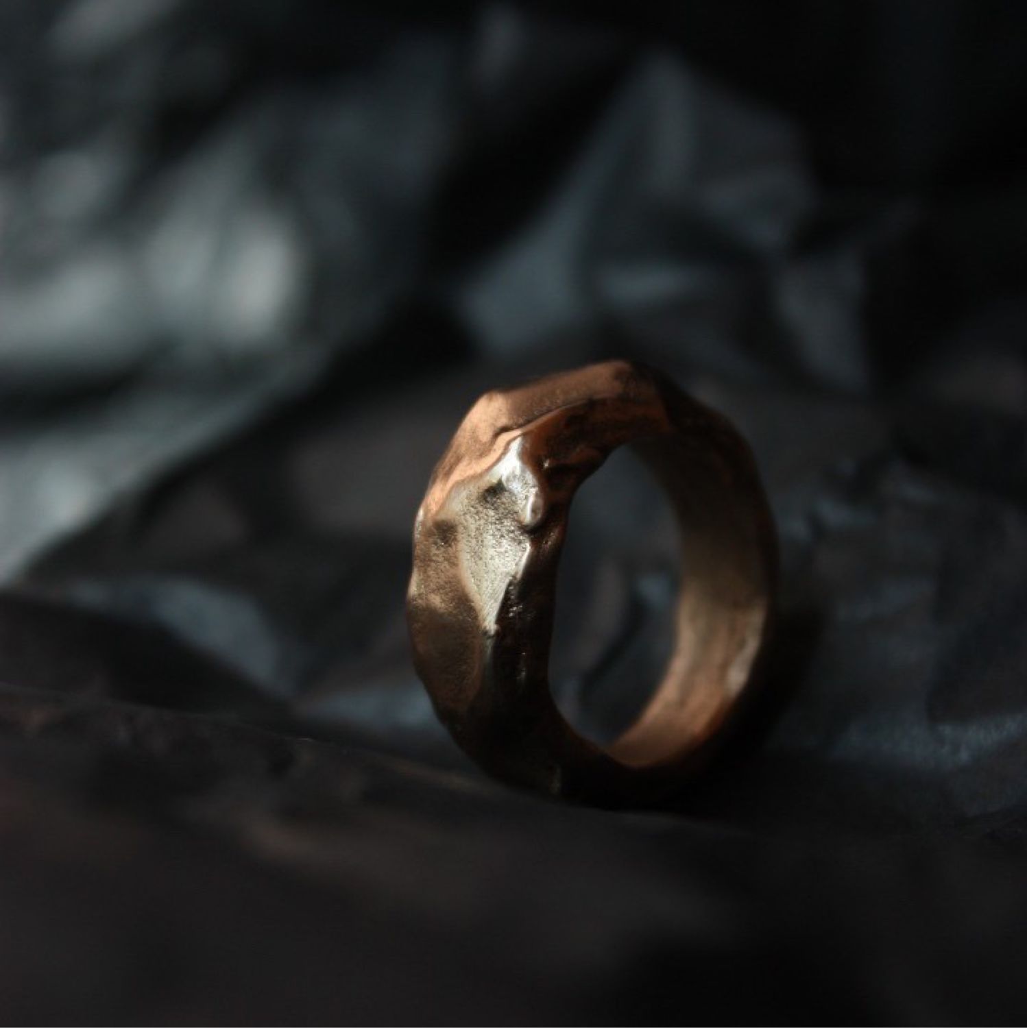 История одной семьи дзен бронзовое кольцо. Кольцо из бронзы. Бронзовое кольцо дзен. Кольцо бронзовое 27 на 18 мм. Бронзовое кольцо дзен Ильюшкино счастье.