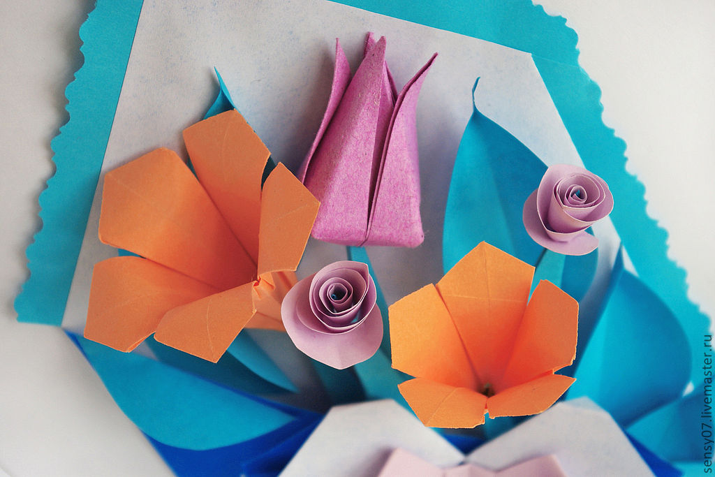 Конверт для цветов из бумаги. Поделки из бумаги цветы. Цветы из цветной бумаги. Красивые цветы из бумаги. Красивые цветы из цветной бумаги.