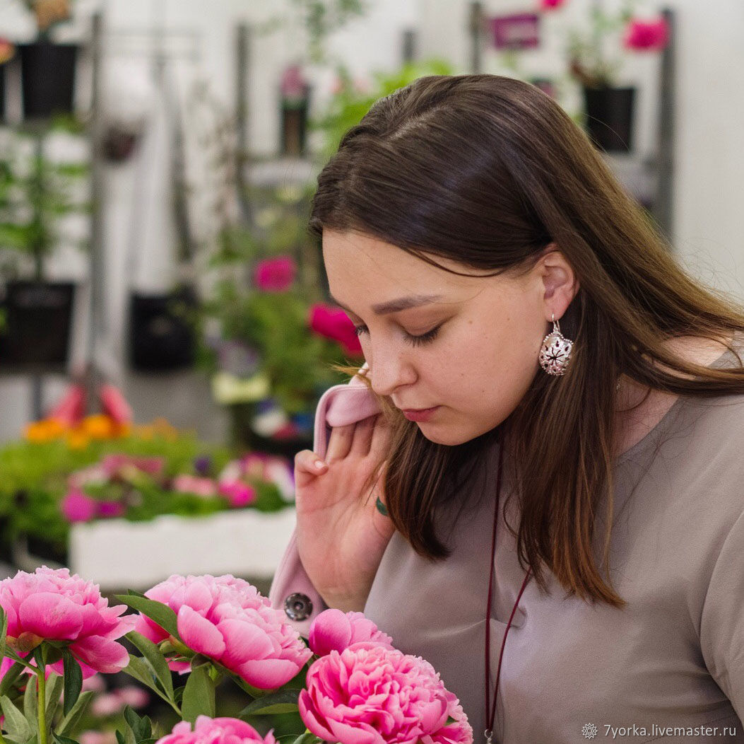 Серебряные ажурные серьги 