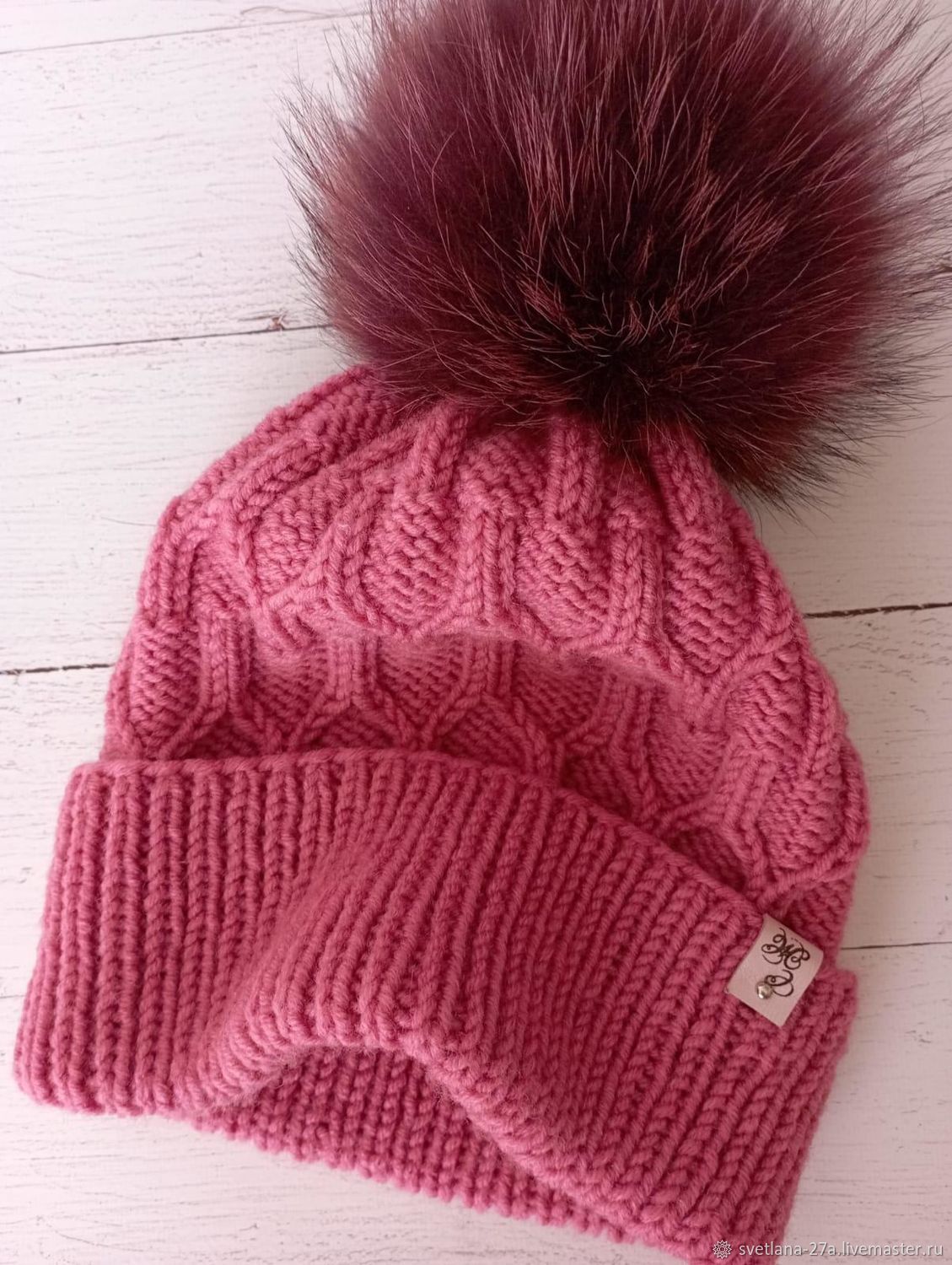 Женская шапка с помпоном спицами – Снежинка | Вязание Шапок - Модные и Новые Модели