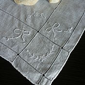 Винтаж: Старинный платочек с нежной вышивкой