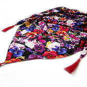 Яркий шарф-снуд из павловопосадского платка, уплотнённый