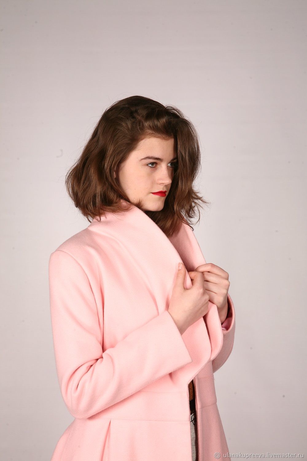 Розовое пальто brivido