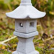 Японский фонарь из бетона для сада