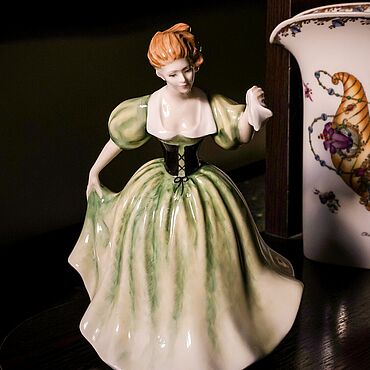 Винтаж ручной работы. Ярмарка Мастеров - ручная работа Винтаж: Royal Doulton статуэтка леди "Lily", Англия, 1997 год. Handmade.