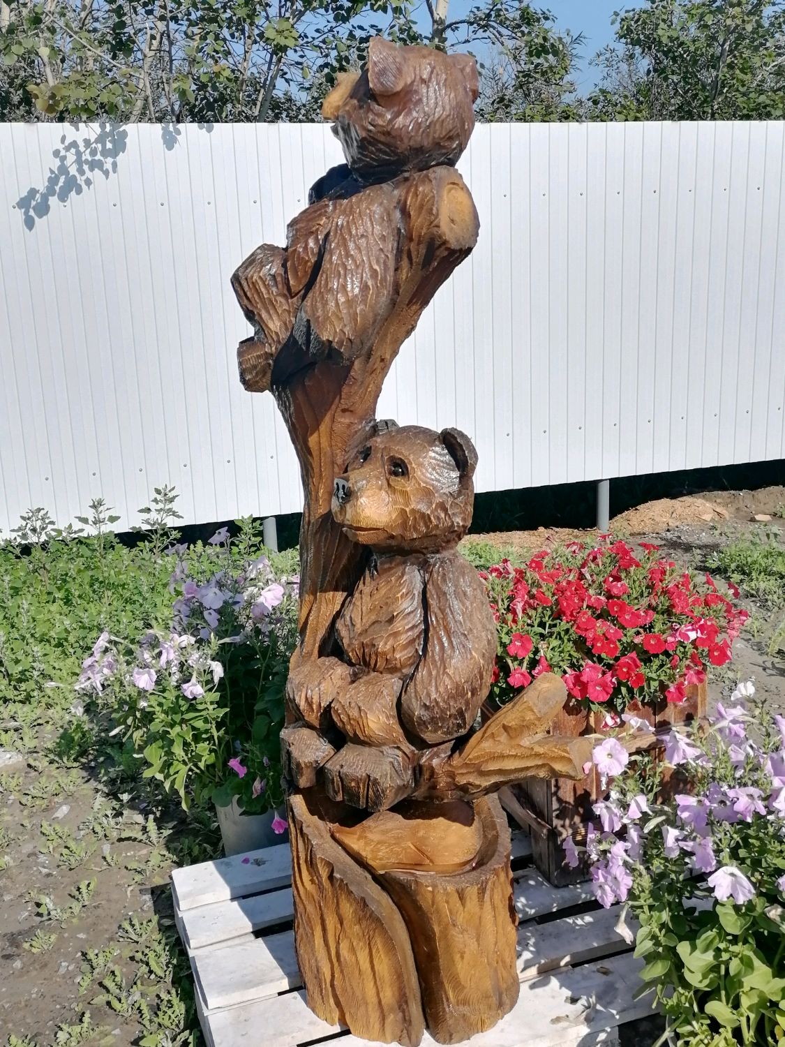 Садовая фигура Медведь на дереве, х65 см.
