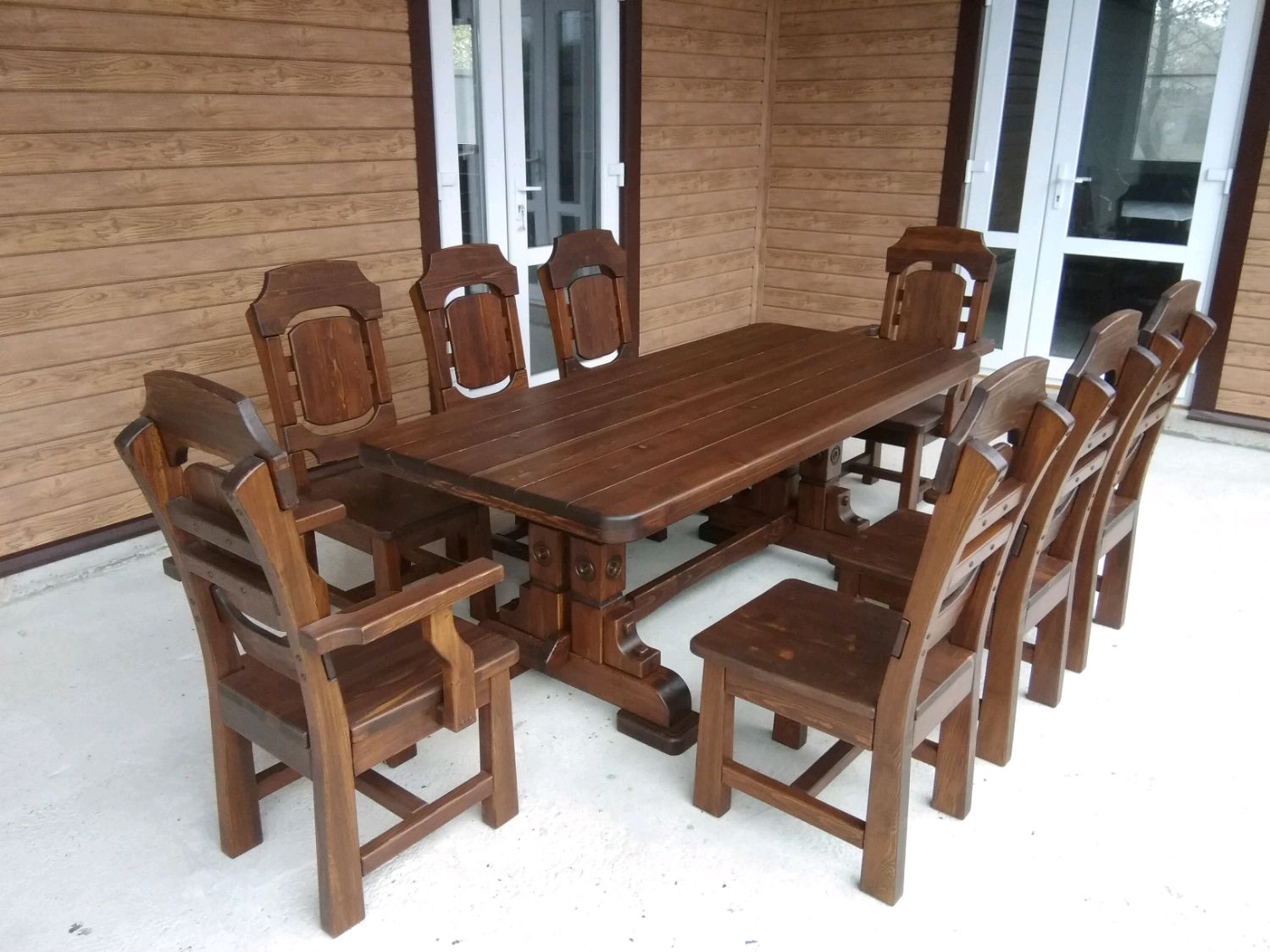 столовый стол и стулья из массива дерева