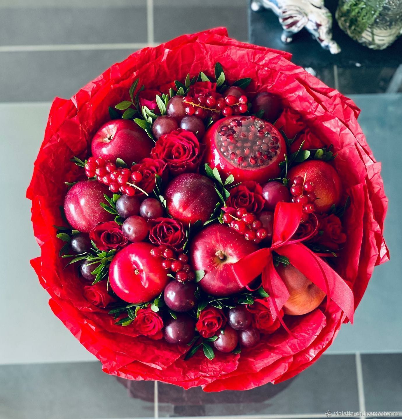Фрукты и ягоды в подарок