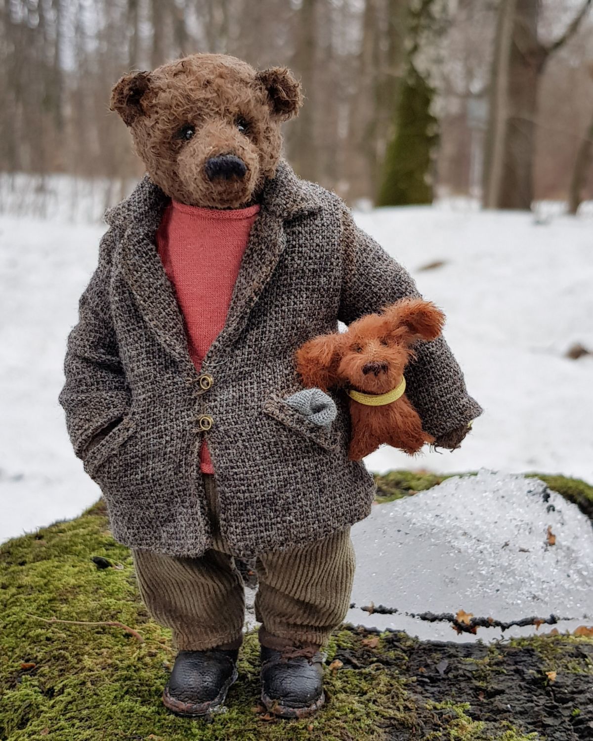 Плюшевый Медвежонок в пальто