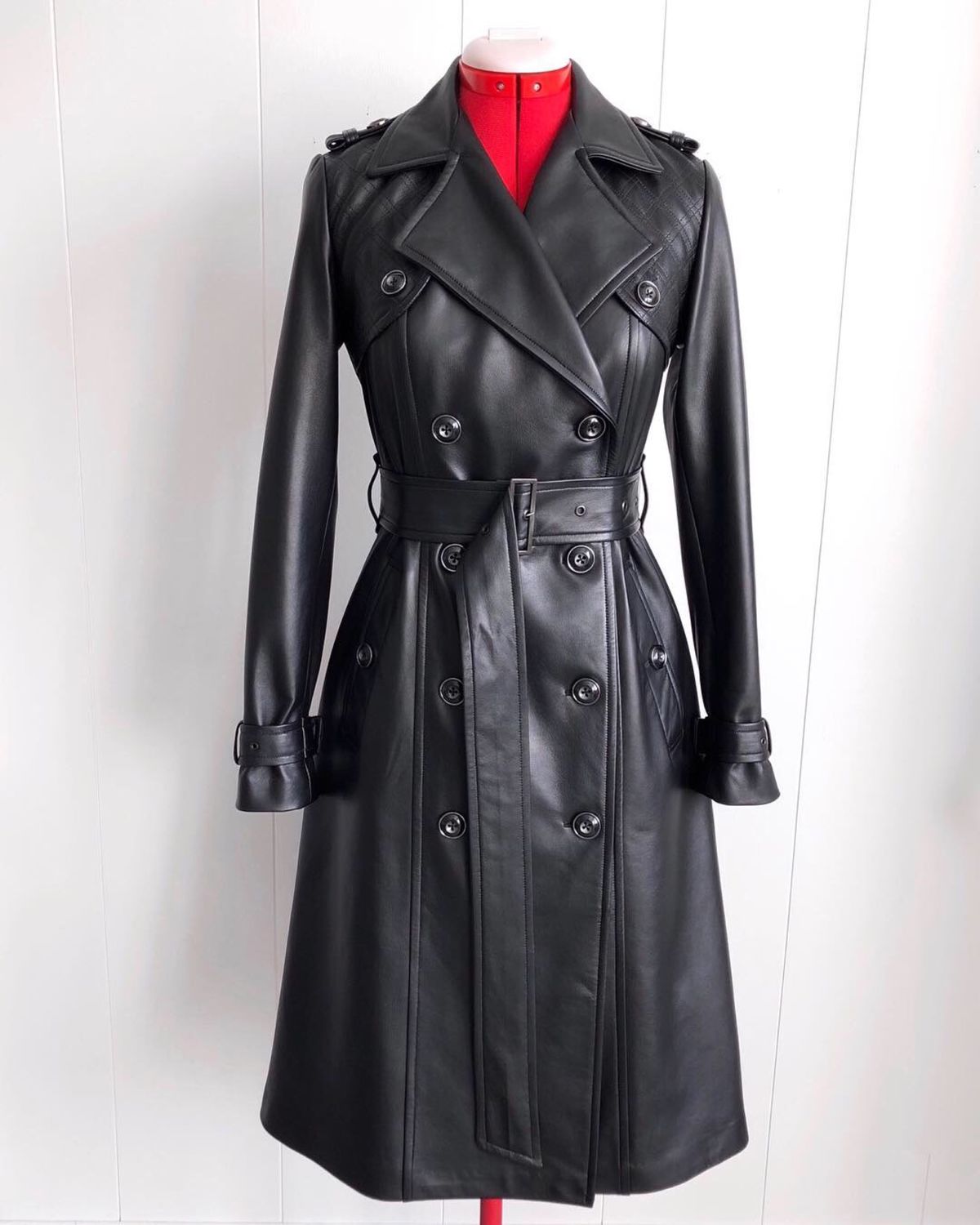 Кожаные пальто для женщин